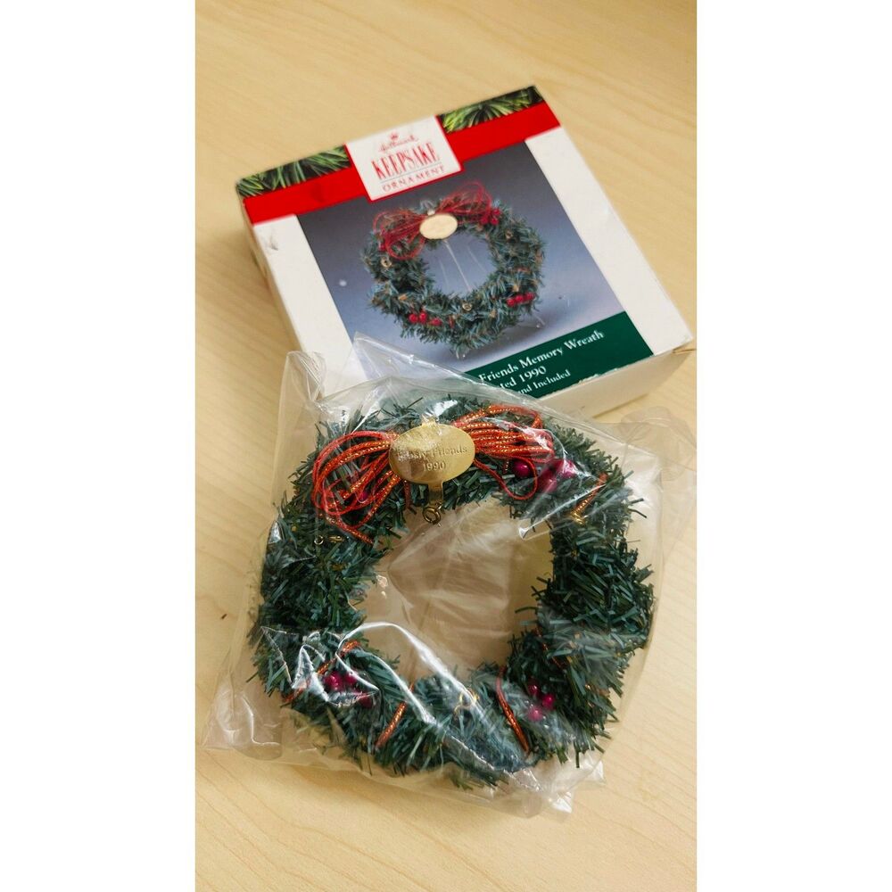 Hallmark Frosty Friends Miniature Wreath Christmas Ornament Holder Box Stand 90
